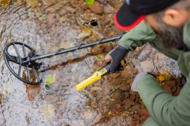 Handheld pinpointer metal detector Nokta AccuPOINT