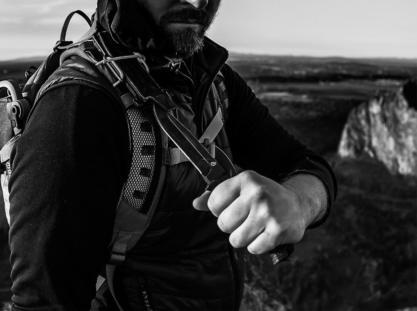 Gerber StrongArm Coyote knife with smooth blade