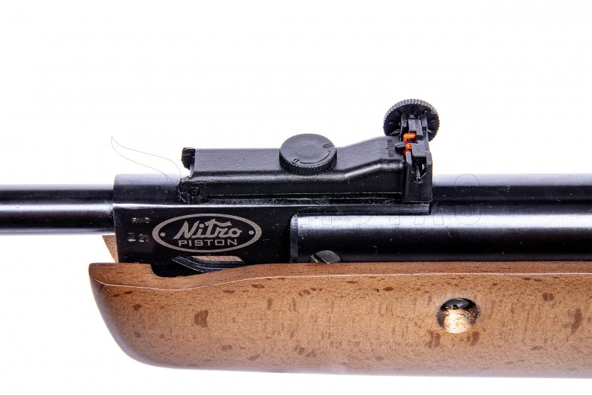 Crosman Vantage NP 4,5mm + 4x32 Scope